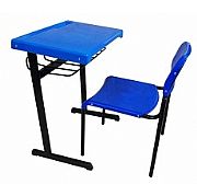 Mesa e cadeira escolar em polipropileno azul